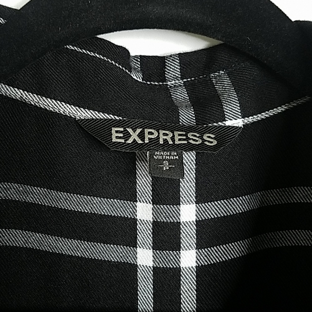 EXPRESS | BUTTON DOWN - image 2